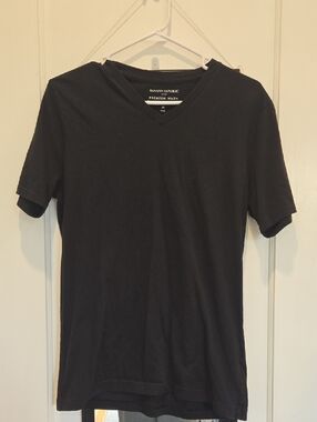 Banana Republic Black V-Neck Short Sleeve Tee, M Tall